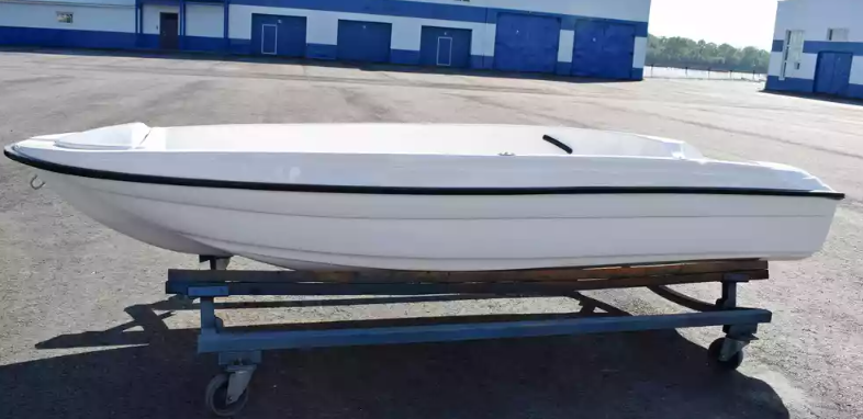 Стеклопластиковая лодка Пингвин (тримаран) в Раменском