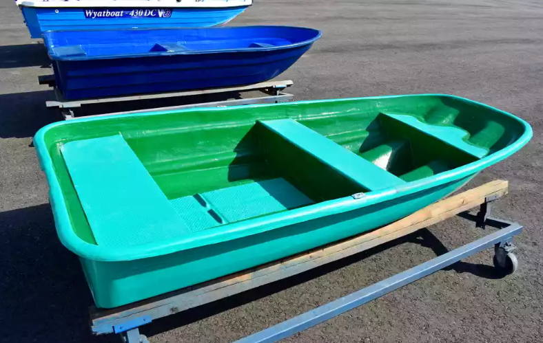 Стеклопластиковая лодка Старт (тримаран) в Раменском