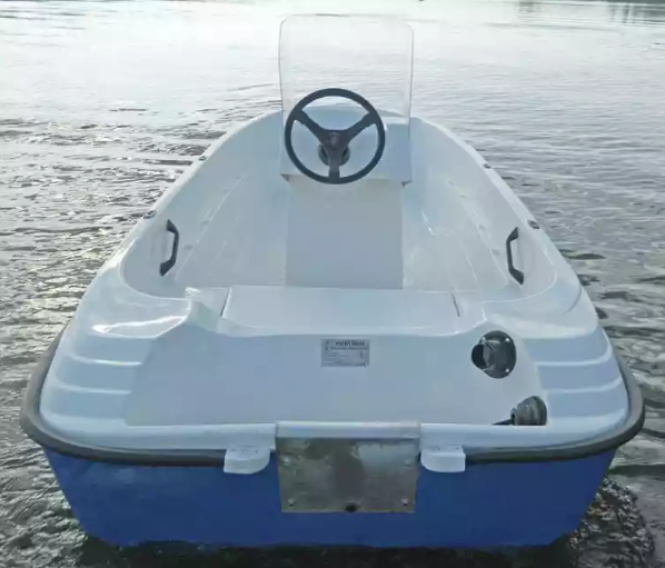 Стеклопластиковая лодка Пингвин с консолью (тримаран) в Раменском
