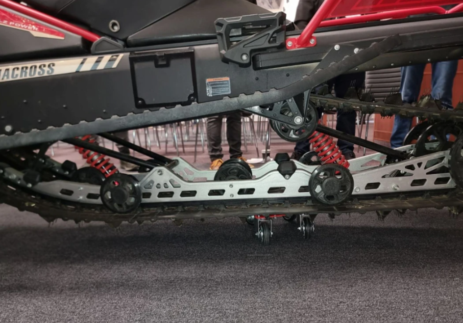 Снегоход AODES Siberiacross 1000 SWT 600mm LCD 6.8 в Раменском