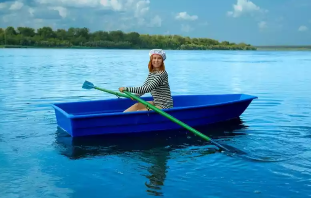 Стеклопластиковая лодка Малютка в Раменском